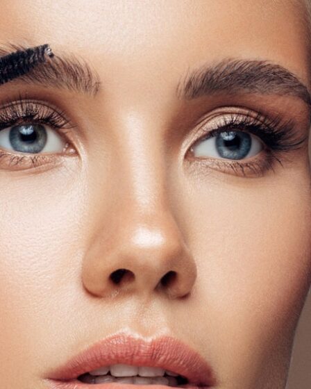 que vale un laminado de cejas en colombia