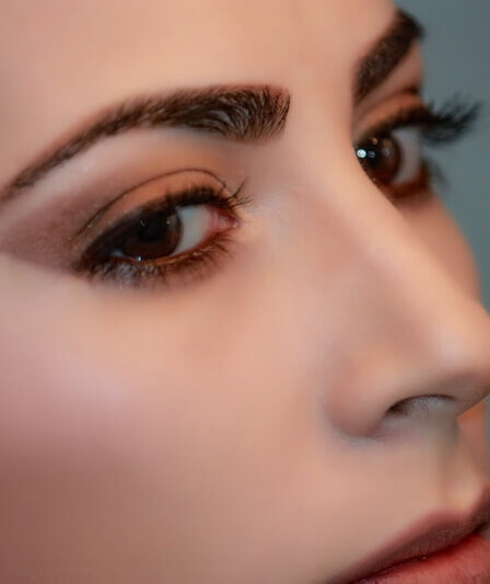 como rellenar los huecos de las cejas